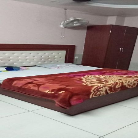 Hotel Kings, Rohtak Kültér fotó