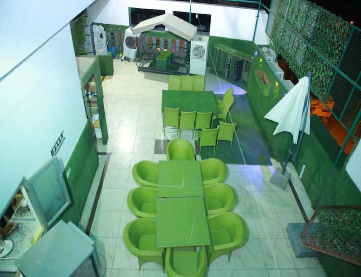 Hotel Kings, Rohtak Kültér fotó