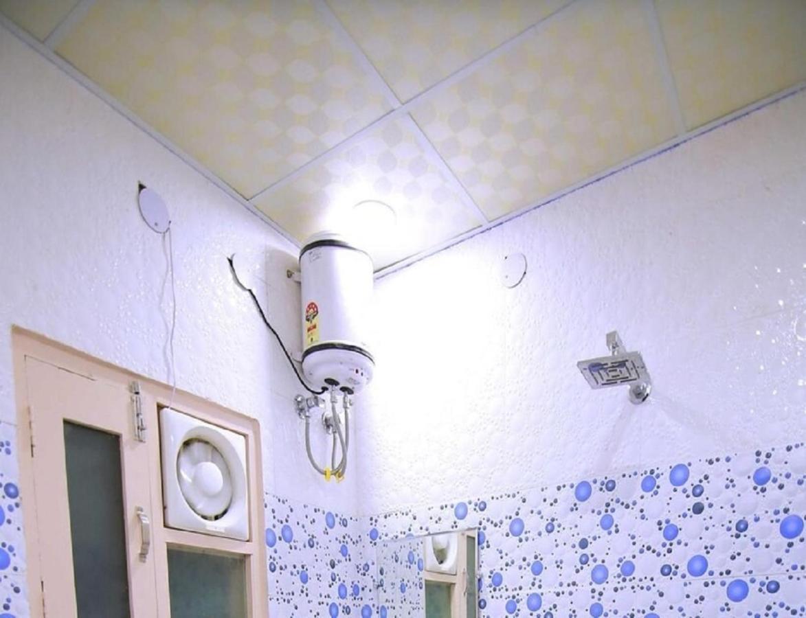 Hotel Kings, Rohtak Kültér fotó