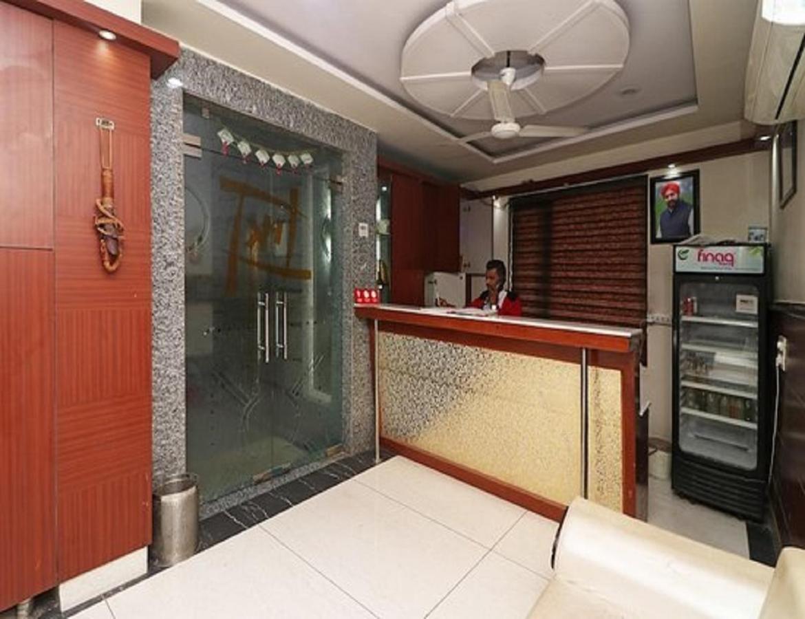 Hotel Kings, Rohtak Kültér fotó