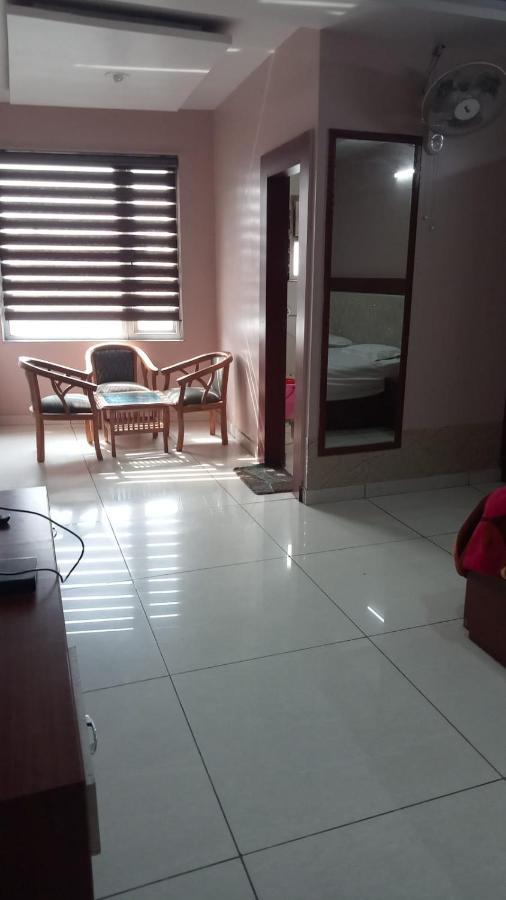 Hotel Kings, Rohtak Kültér fotó