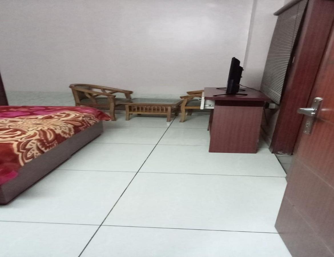 Hotel Kings, Rohtak Kültér fotó